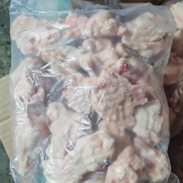 特价鸡翅根，一公斤一包，一箱10包