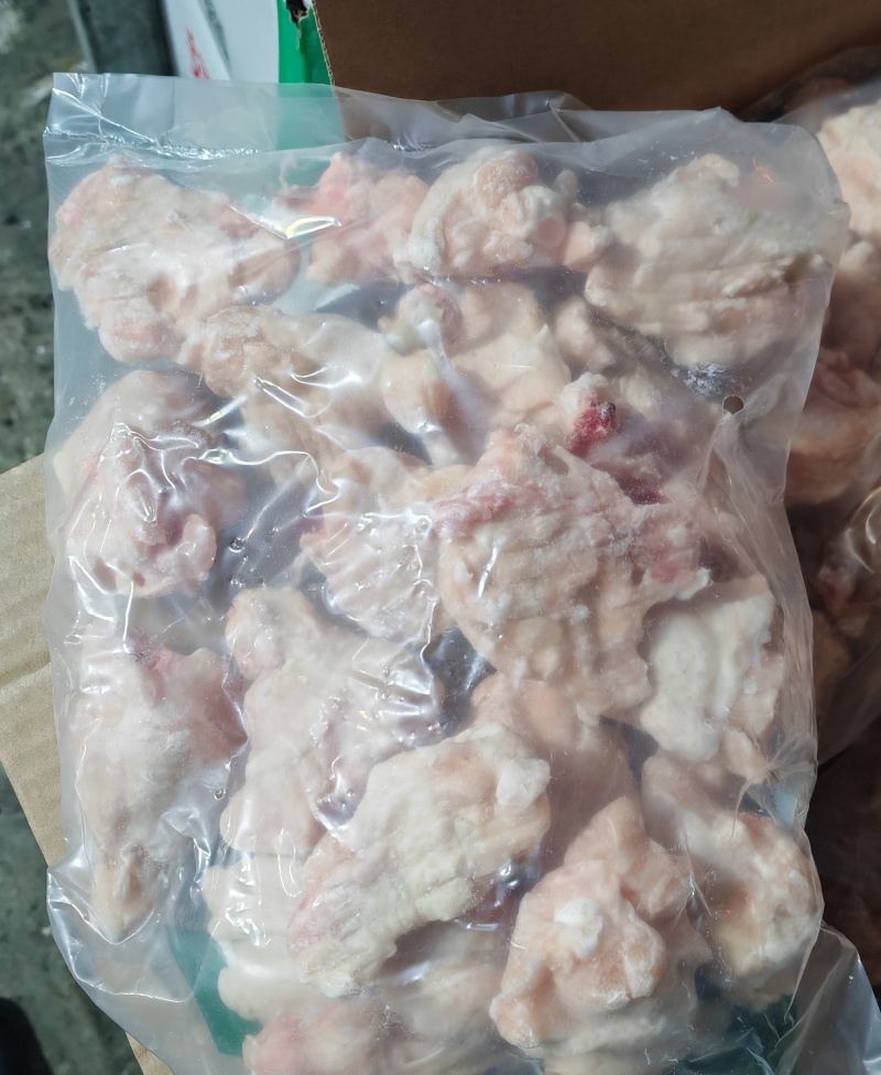 特价鸡翅根，一公斤一包，一箱10包
