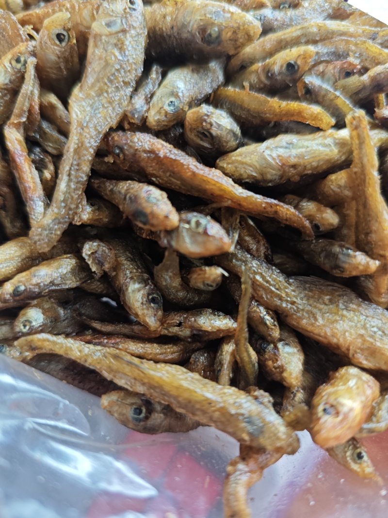 湖南特产嫩子鱼，麦穗鱼，火焙，米糠烟熏，不苦，无沙无泥