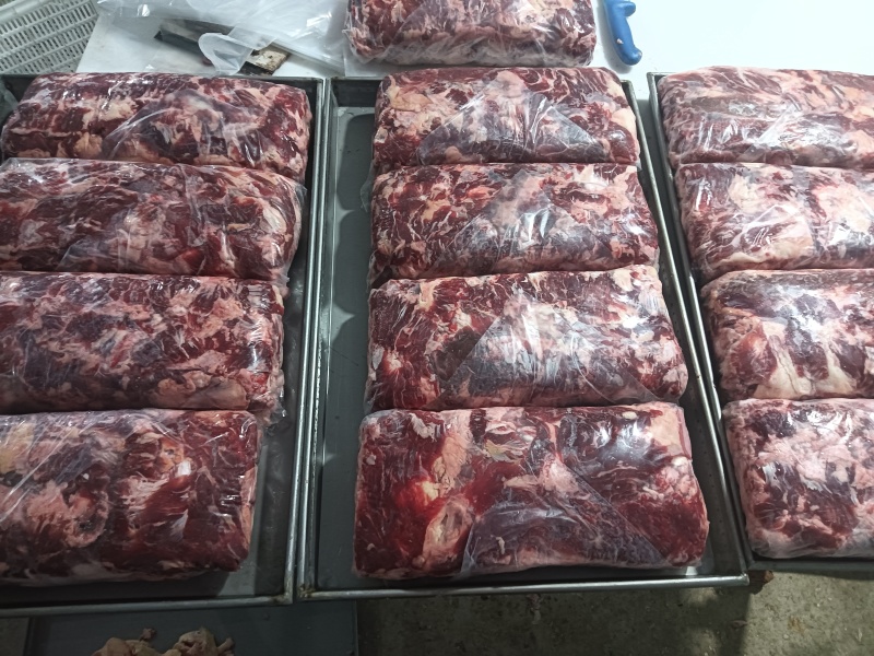 纯干牛碎肉现货需要的老板联系我***********