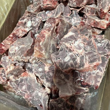 新到北牧塞满肉羊蝎子条270一件，20斤装切块275一件