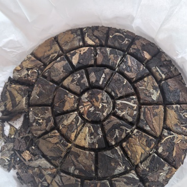 200g/饼，古树白茶饼茶