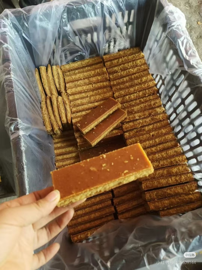 长寿麻阳，自己种植甘蔗压榨出的土红糖，妇女儿童皆适用，富