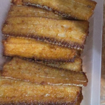 油炸带鱼，舟山本土原料加工，咸香口味，糖醋口味等等