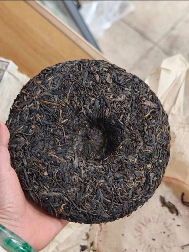 2009年六星孔雀，国字饼，茶王青饼，喜欢就直接问线下发。