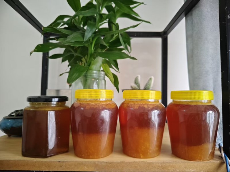 云南土蜂蜜，百花蜜，***，自然结晶