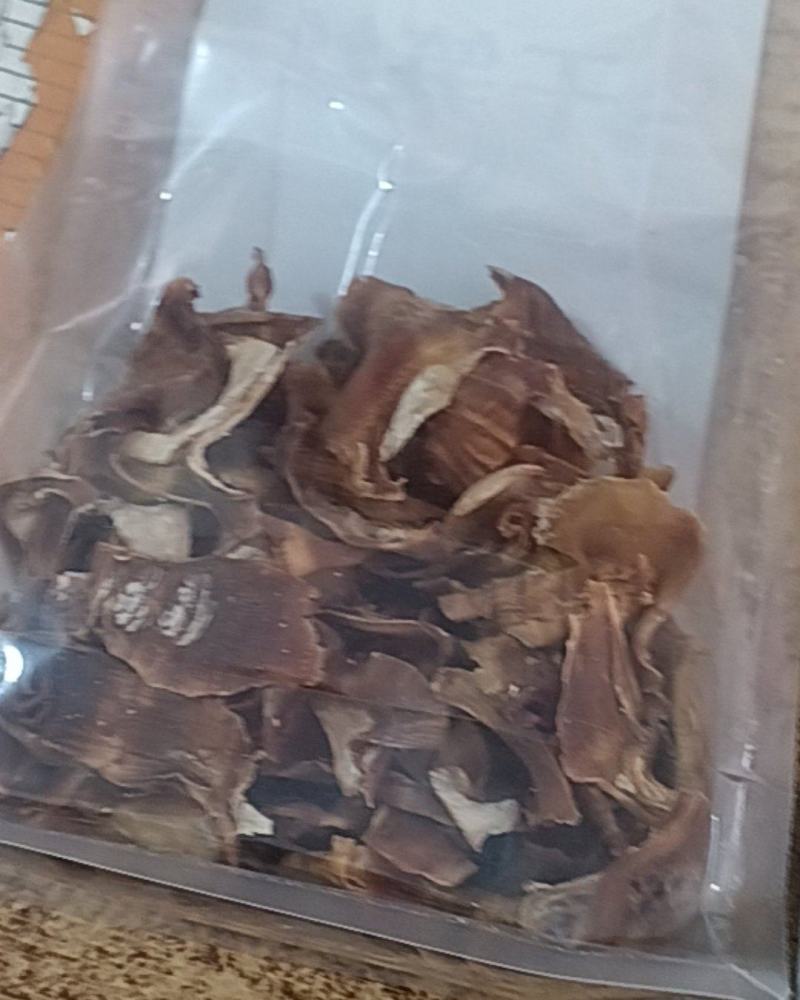 竹笋干，竹笋丝，采摘*嫩的一节来晒好。不用切，回去泡发4小时