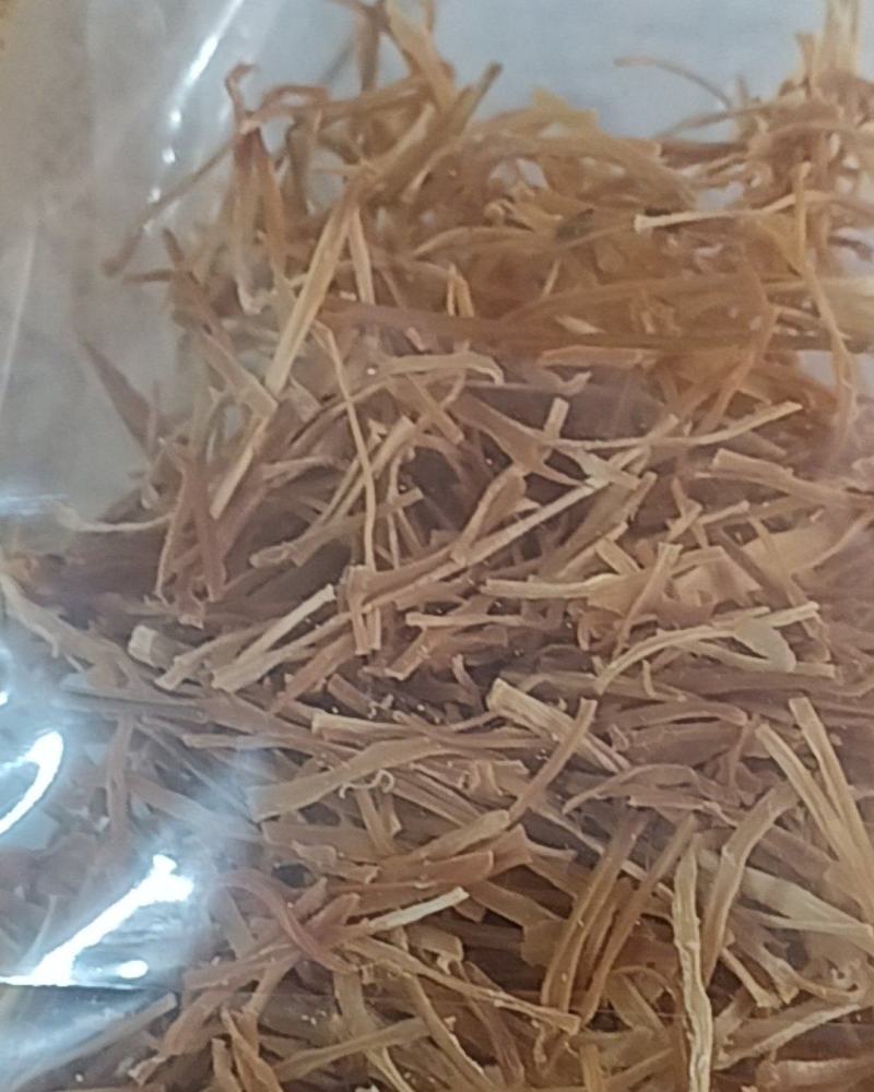 竹笋干，竹笋丝，采摘*嫩的一节来晒好。不用切，回去泡发4小时