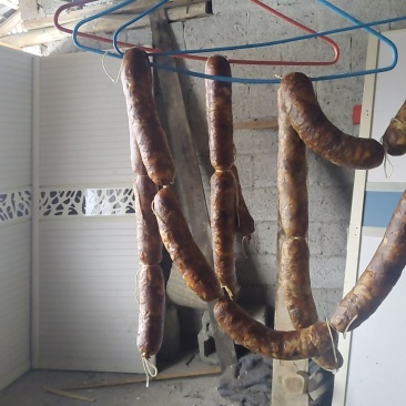香薰腊肉猪脚，排骨，香肠