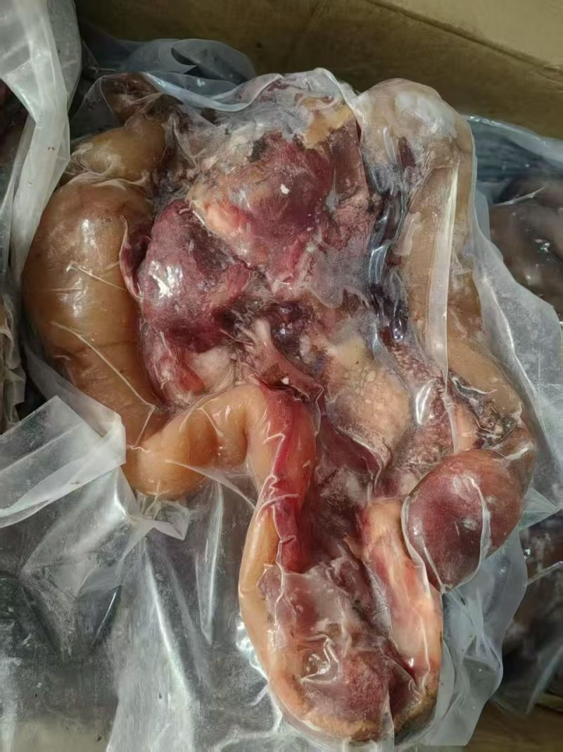 火烧熟牛头肉，香透入骨，软烂弹牙，秘制老卤慢炖，好吃不贵。