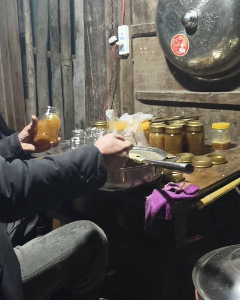自己家养的土蜂蜜，需要的联系我