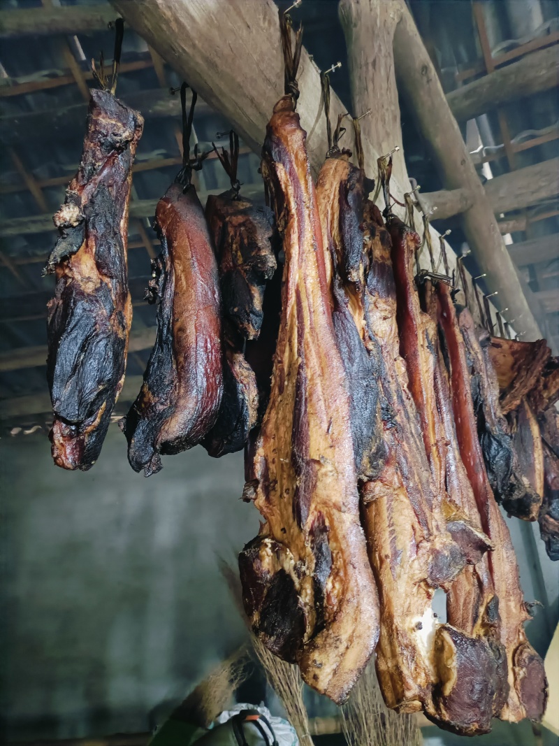 欢迎联系我们选购优质正规农村土猪腊肉***更健康