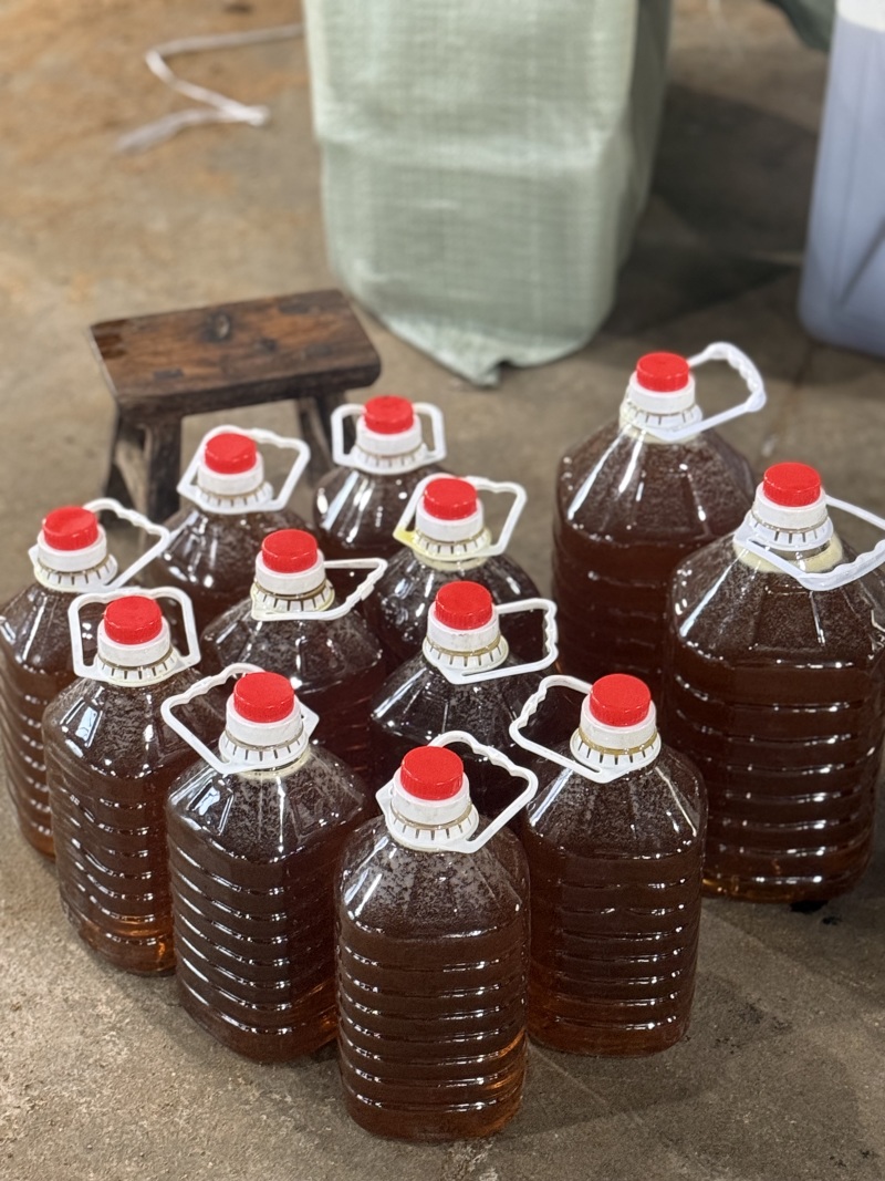 纯山茶油，***任何物质！