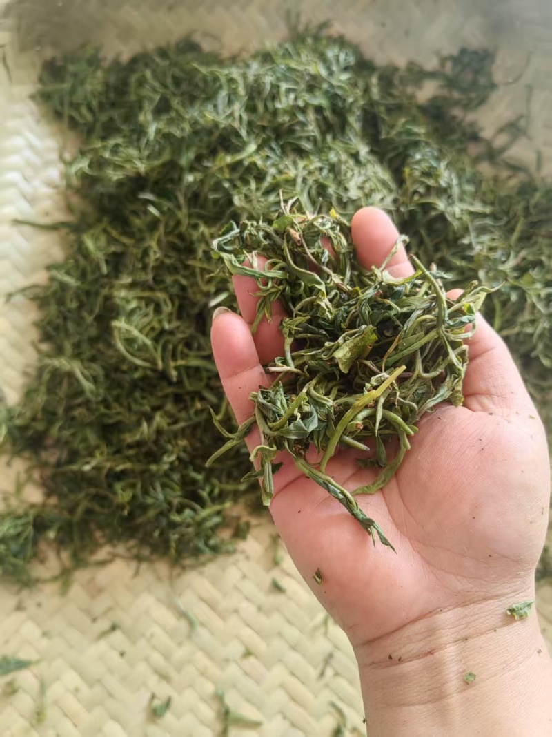自家茶园生产的高山茶。红茶绿茶都有，需要的老板联系，