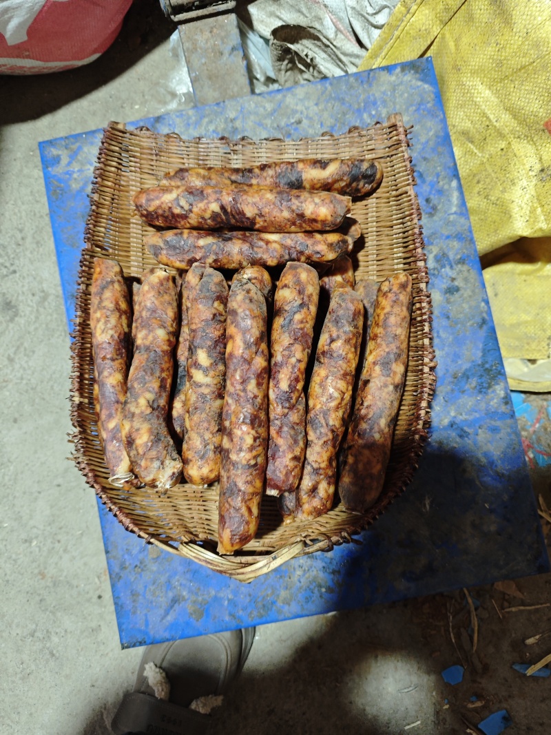 恩施烟熏腊肉硒都黑猪肉