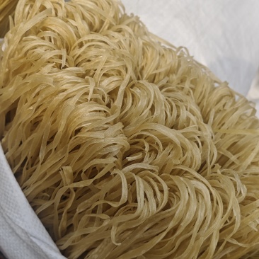 农家自产优质红薯粉条。数量有限。