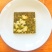 黄金芽小茶饼，加了茉莉花压制而成
