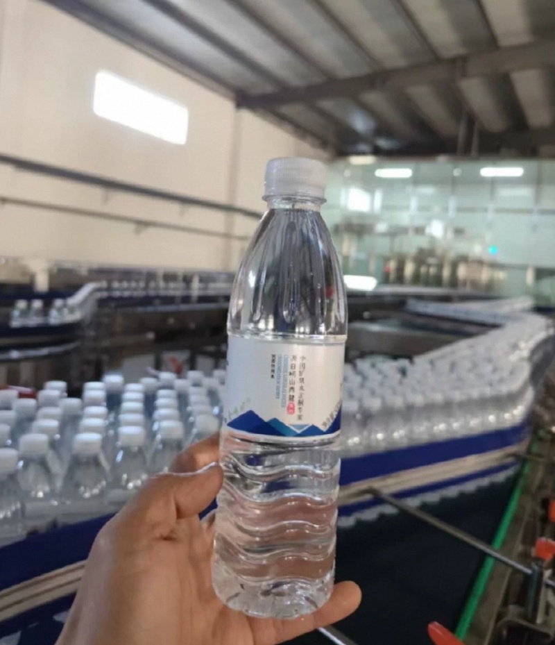 金崂矿矿泉水