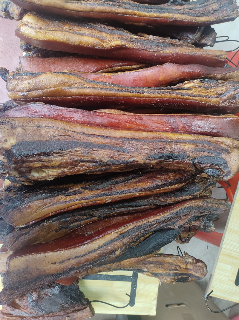 腊肉，香肠，腊猪脚
