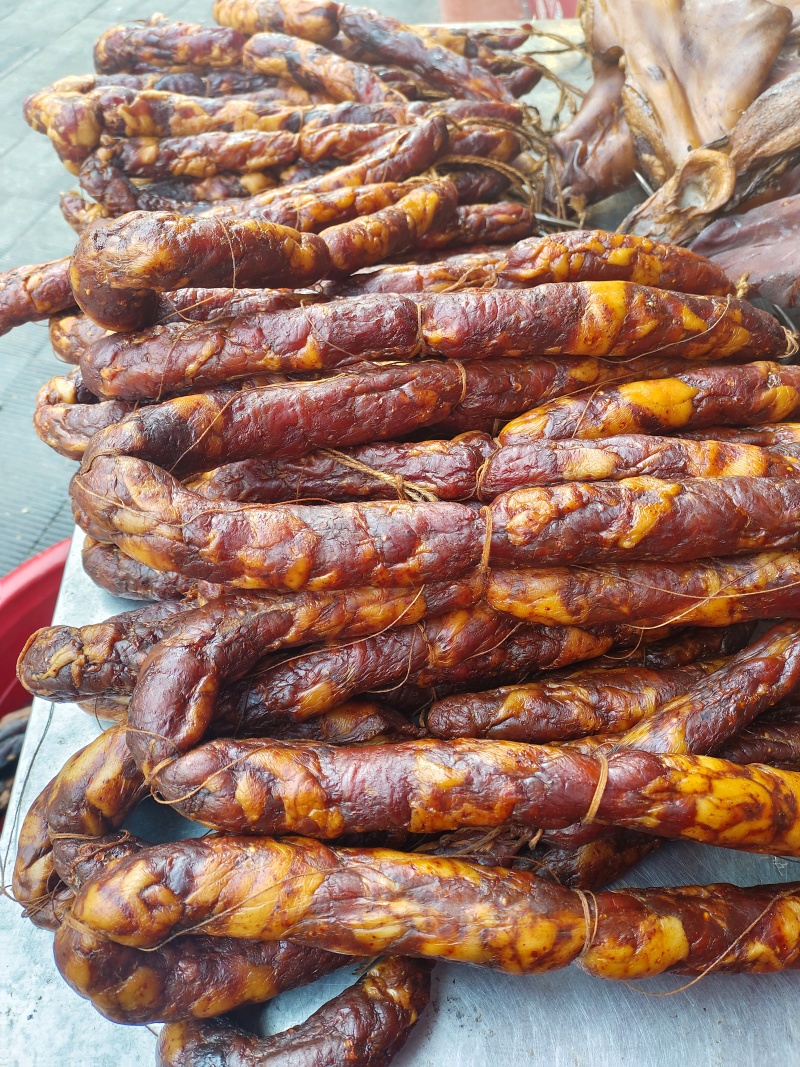 腊肉，香肠，腊猪脚