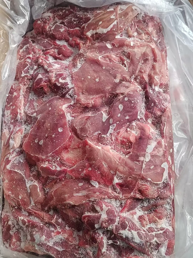 鲜冻羊肉最新日期，现货天天分割适合烧烤，羊汤，炒菜