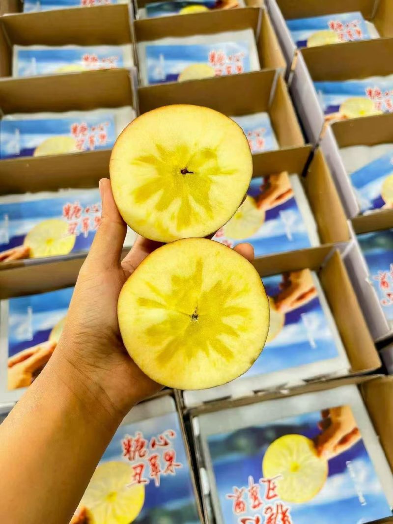 高原老树冰糖心丑苹果