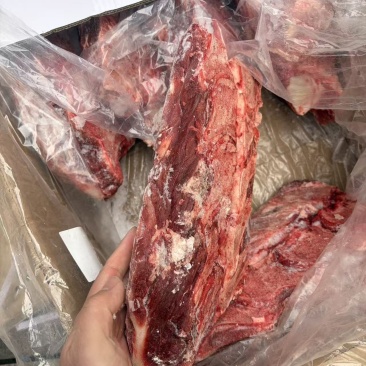 万禾满肉牛脖骨，物美价廉，一件20公斤，品质保证