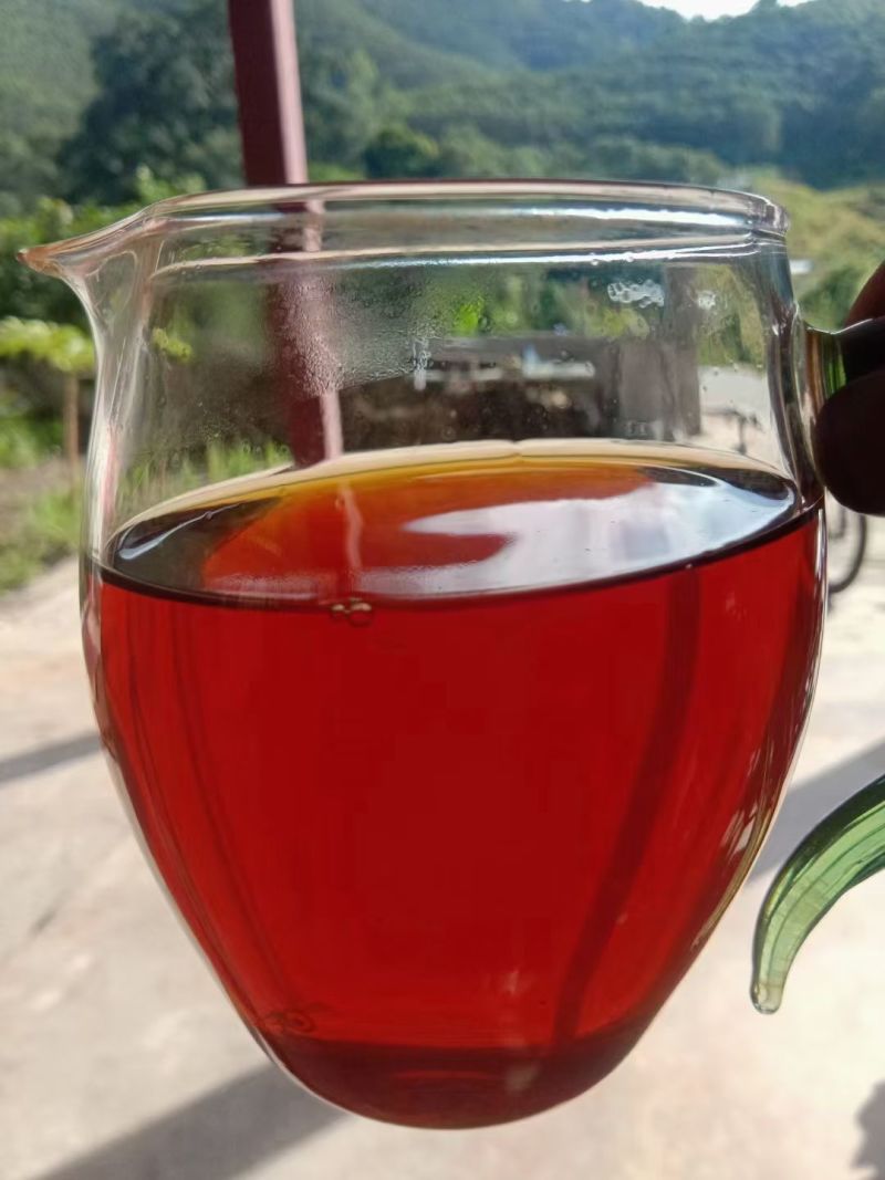 云南省的山区陆拉春茶叶及春蜂蜜🍯