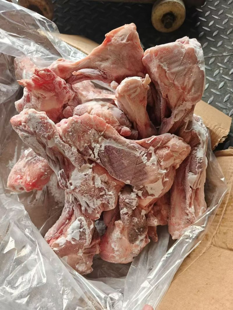 新鲜带肉前腿骨