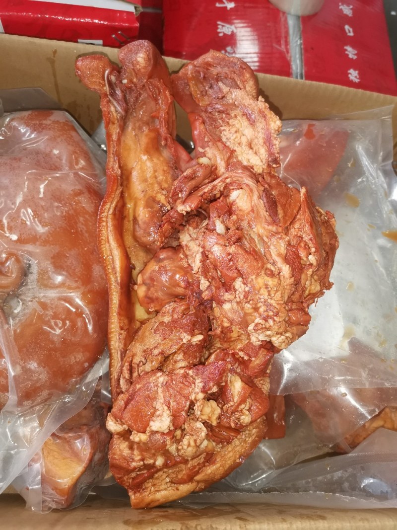 五香卤猪头肉，带核桃肉，带拱嘴1件20斤，7-9片