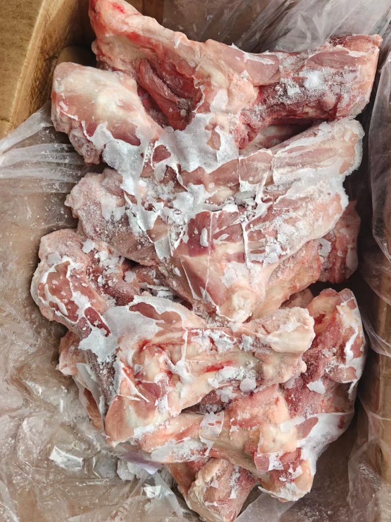 带肉前腿骨，30%肉，新货20吨，标猪