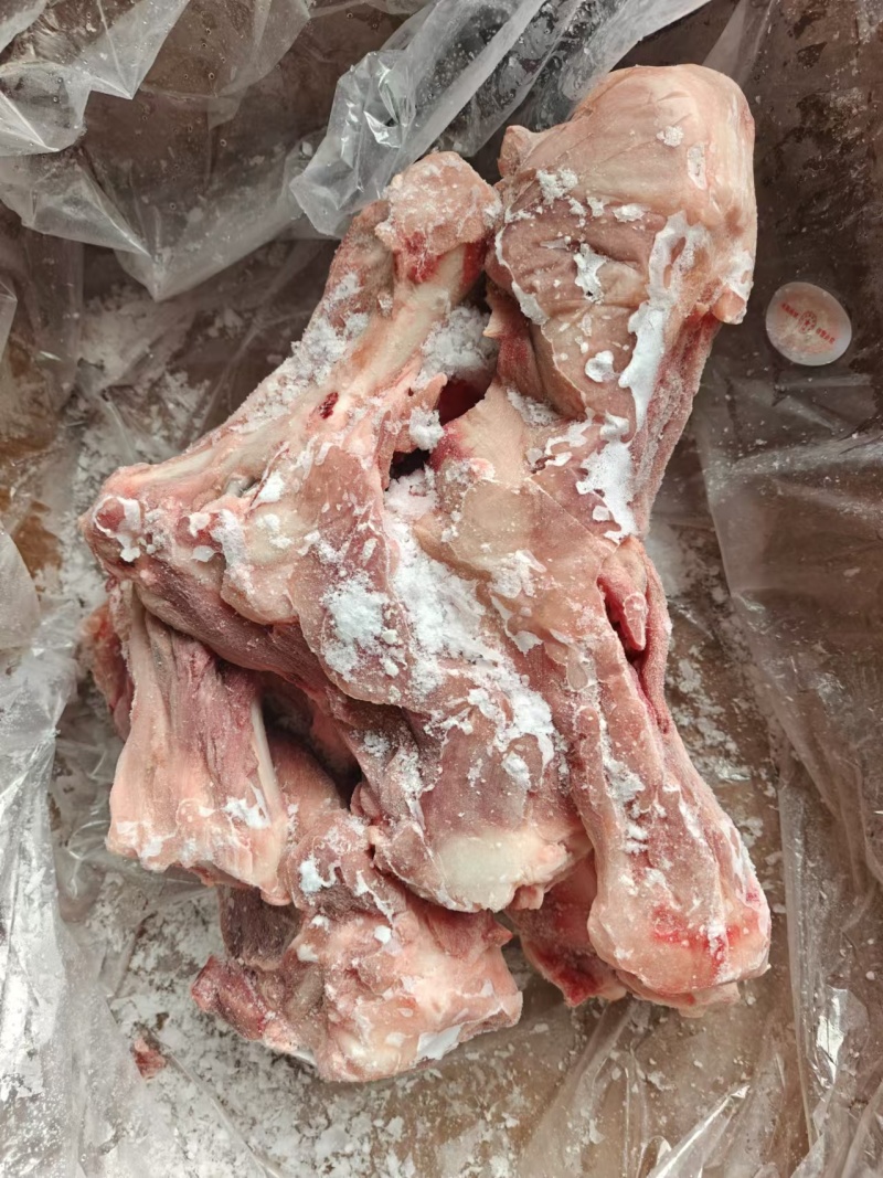 带肉前腿骨，30%肉，新货20吨，标猪