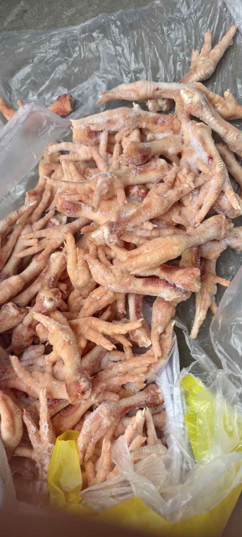 圣农鸡爪屠宰检疫b级轻淤原料，没别的毛病价格实惠