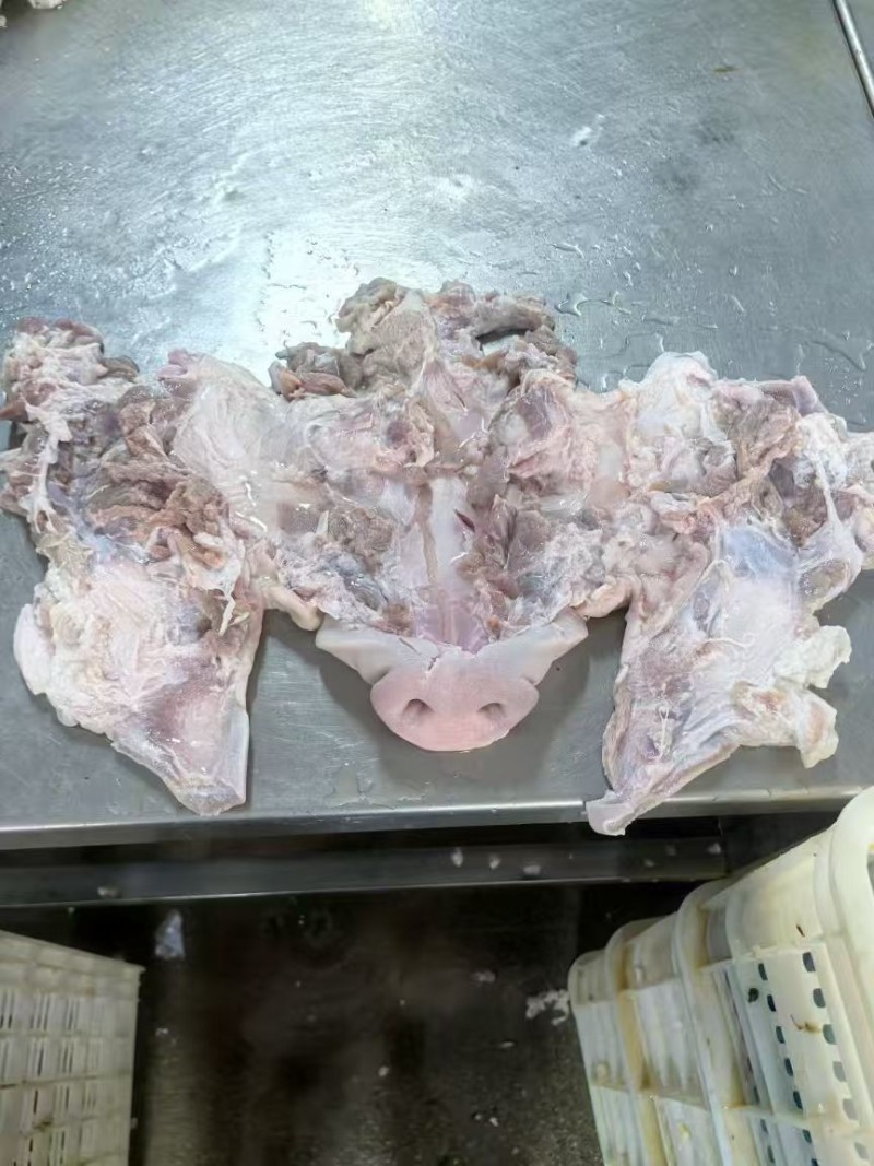 去骨生扒猪脸肉牧原鲜头分割