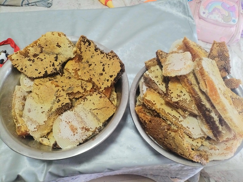 正宗农家土蜂蜜，现在只有一百多斤了，有需要的赶紧