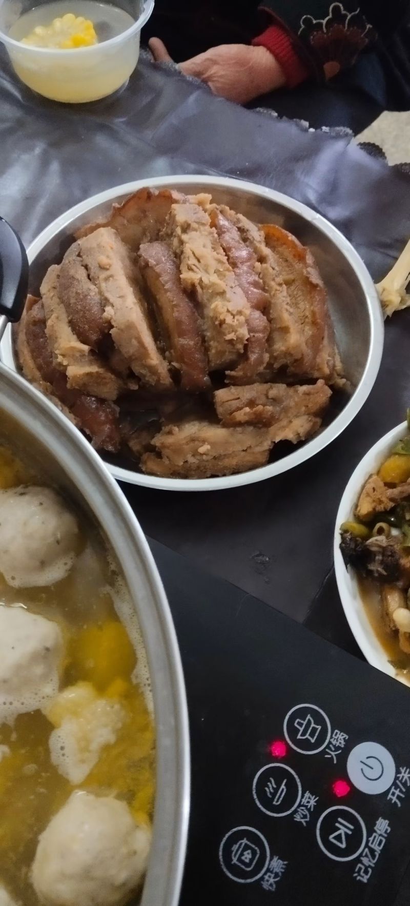 荔浦芋头扣肉**