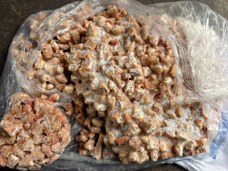 鸡爪骨10吨左右