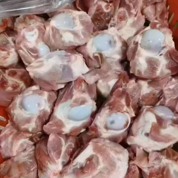 电商**:前圆骨。前后腿骨。切块。带肉高。定制，加工。包装，