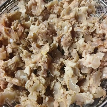电商**:熟的剔骨肉。筋头巴脑。可定制，包装，贴牌。食堂餐饮