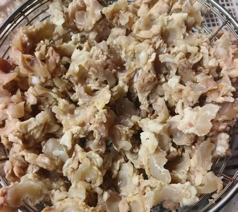 电商**:熟的剔骨肉。筋头巴脑。可定制，包装，贴牌。食堂餐饮