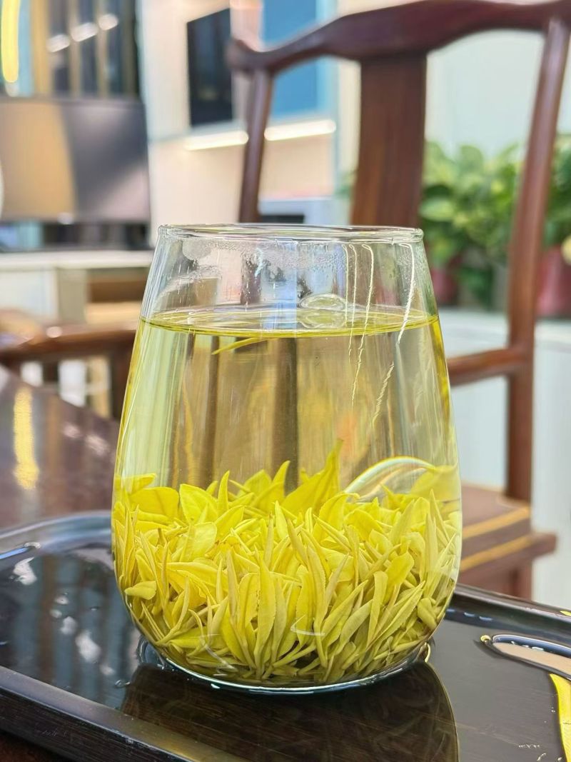 绿茶，翠芽，红茶，黄金芽，低端炒青，大量有货！