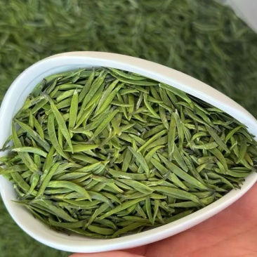 绿茶，翠芽，红茶，黄金芽，低端炒青，大量有货！