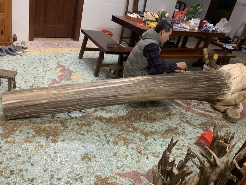 海南满黑油格沉香大摆件可上门看货