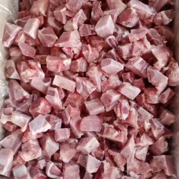 电商**:排骨粒。带肉50%以上。可定制，加工。小包装，