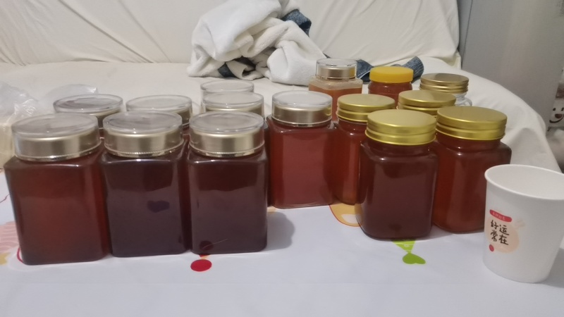 云南野生蜂蜜，大排蜂蜂蜜。