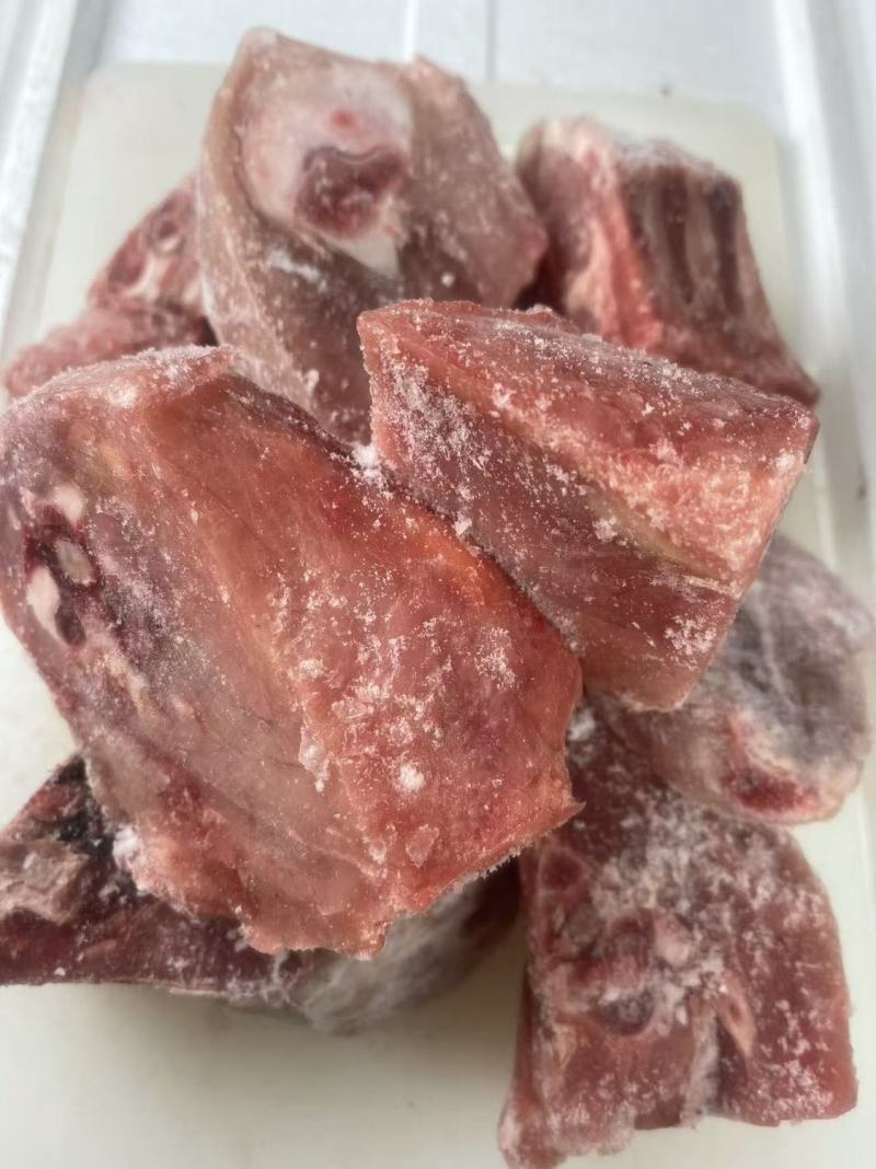 羊肉切块