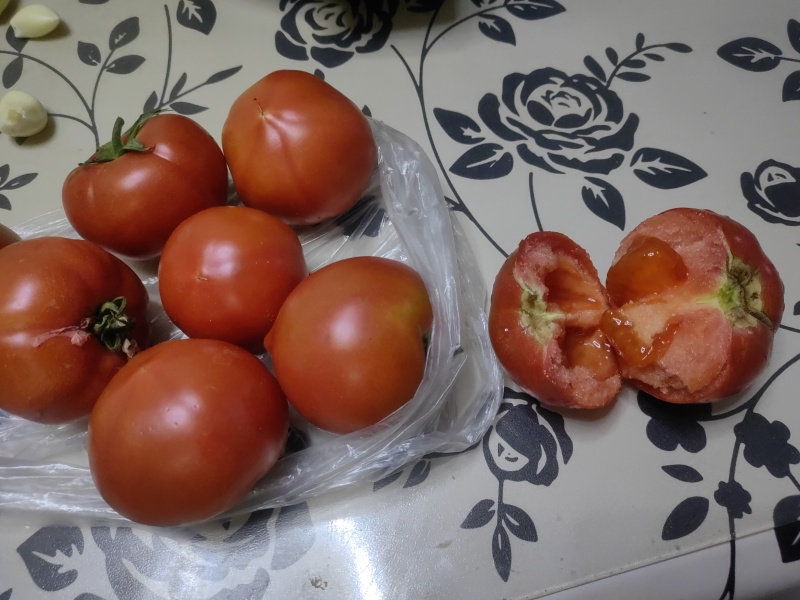 天津大棚自然熟带沙西红柿