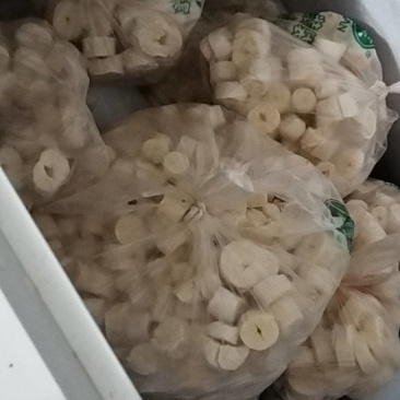 带芯木薯块