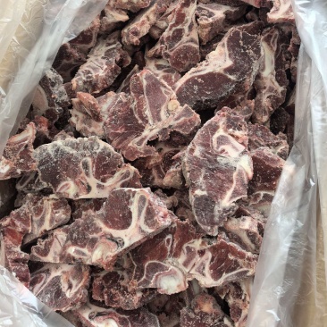 满肉牛脖骨还有2吨，8.75一斤，40斤装