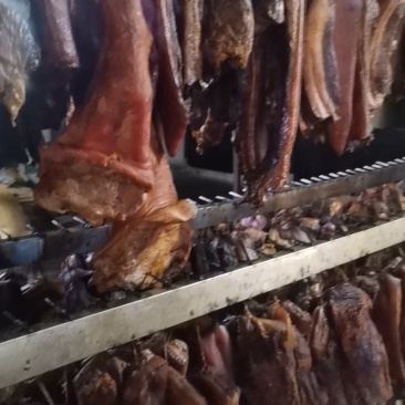腊肉，香肠，
